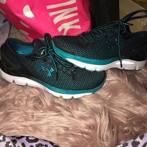 Under Armour Gemini size 8 women’s blue & teal